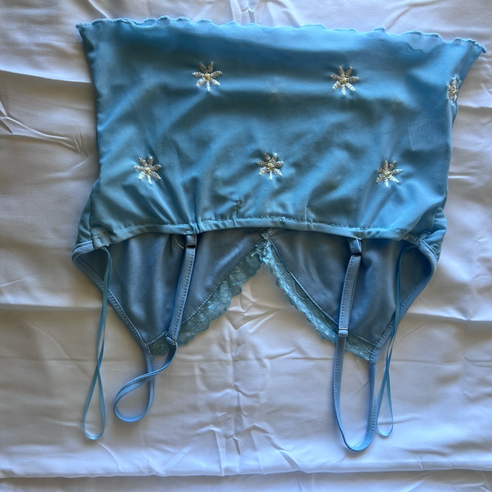 Sheer Top 🌼 - Picture 4 of 5